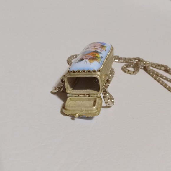 Vintage Rare Floral Enamel Locket Necklace - Picture 13 of 16